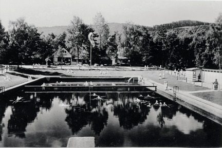 Freibad 1950 v. Sprungturm aus