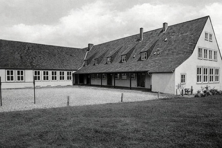 neue Schule ca. 1951 Ansicht von hinten