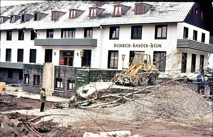 Schriftzug Heinrich-Hansen-Heim